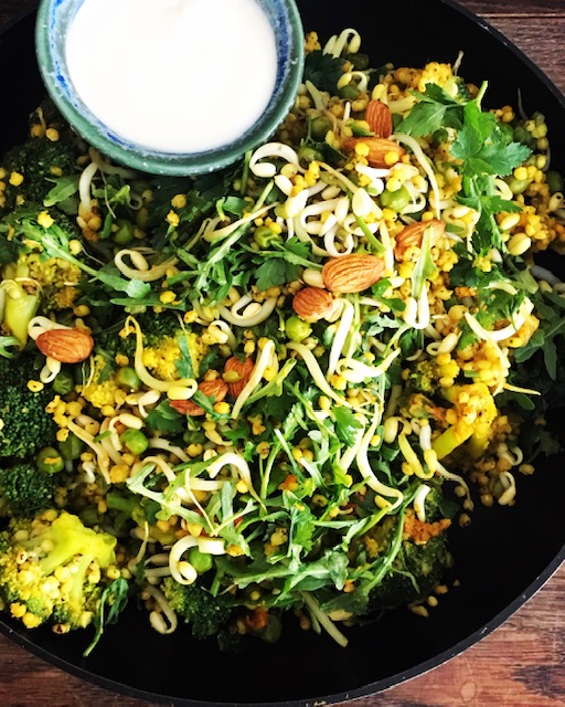 Durrapilaff – med broccoli, gröna ärtor och mandel – vegetariskt & glutenfritt