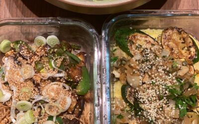 Stekt squash med piccata-dressing, rostade mandlar och krämig polenta